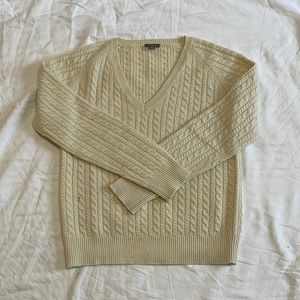Ann Taylor. V Neck. 100% Cashmere. Sweater.
